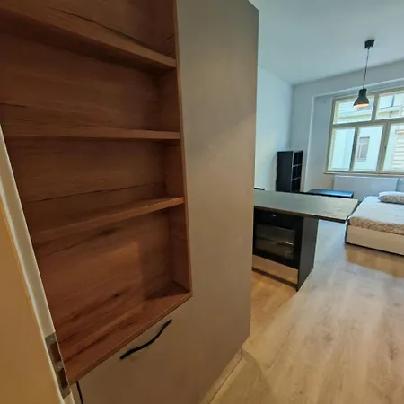 Apartment Quiet In Hip Zizkov