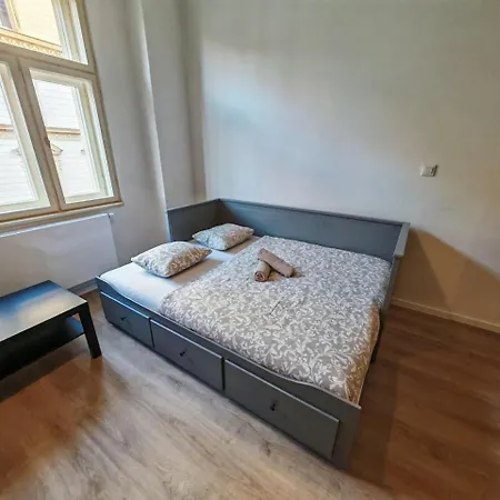 Quiet In Hip Zizkov * Prag